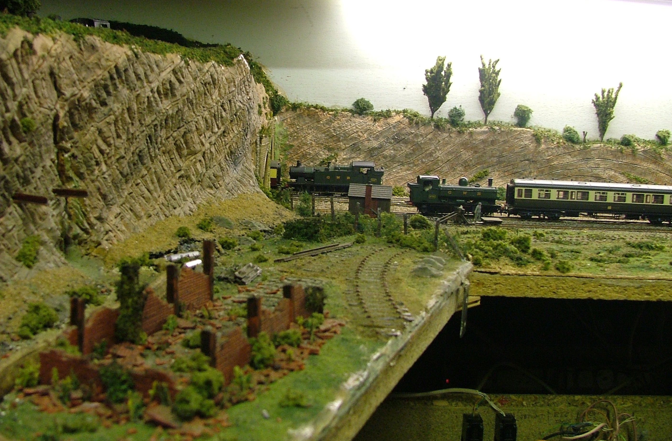 Eastern tunnels approach